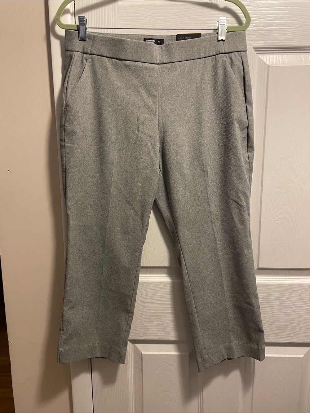 Simply Vera by Vera Wang Cropped Mid-rise Pants in Gray - petite